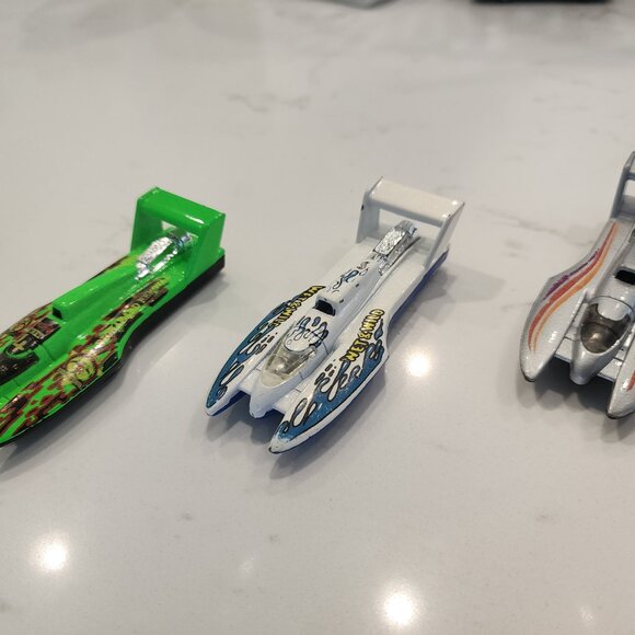HotWheels Hydroplane Collection - Picture 3 of 3